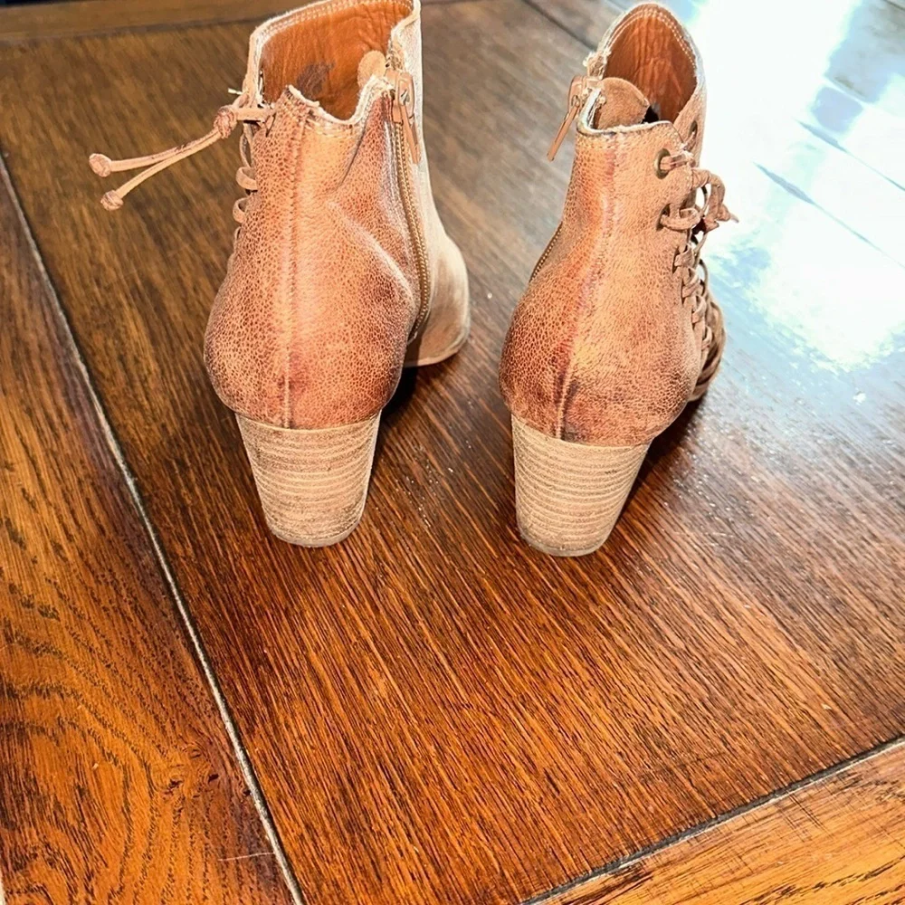 Lucky Brand, Harlee light brown leather open toe healed booties size 6M